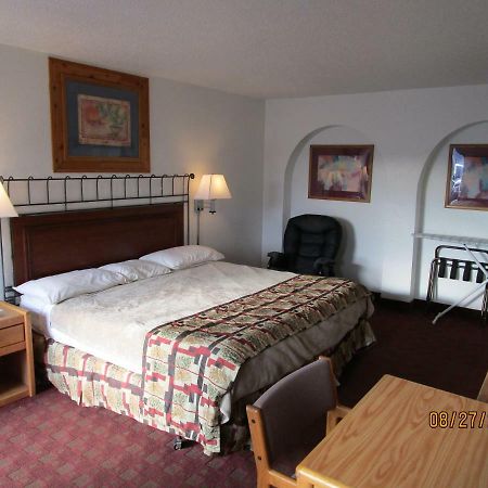 North Country Inn & Suites Mandan Exterior photo