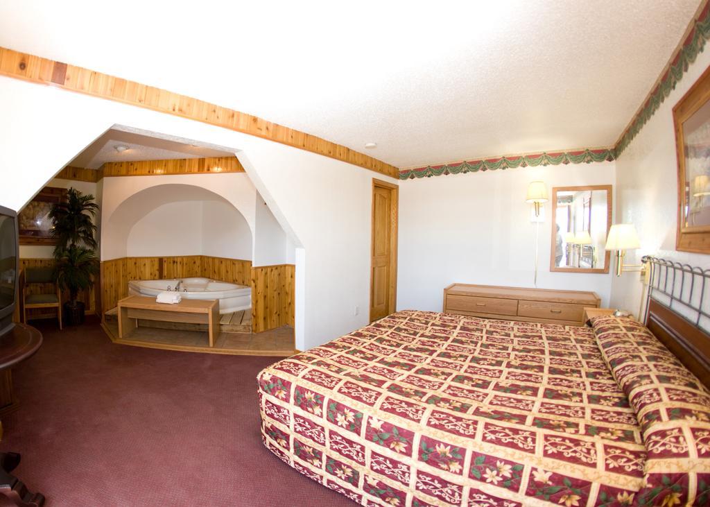 North Country Inn & Suites Mandan Exterior photo