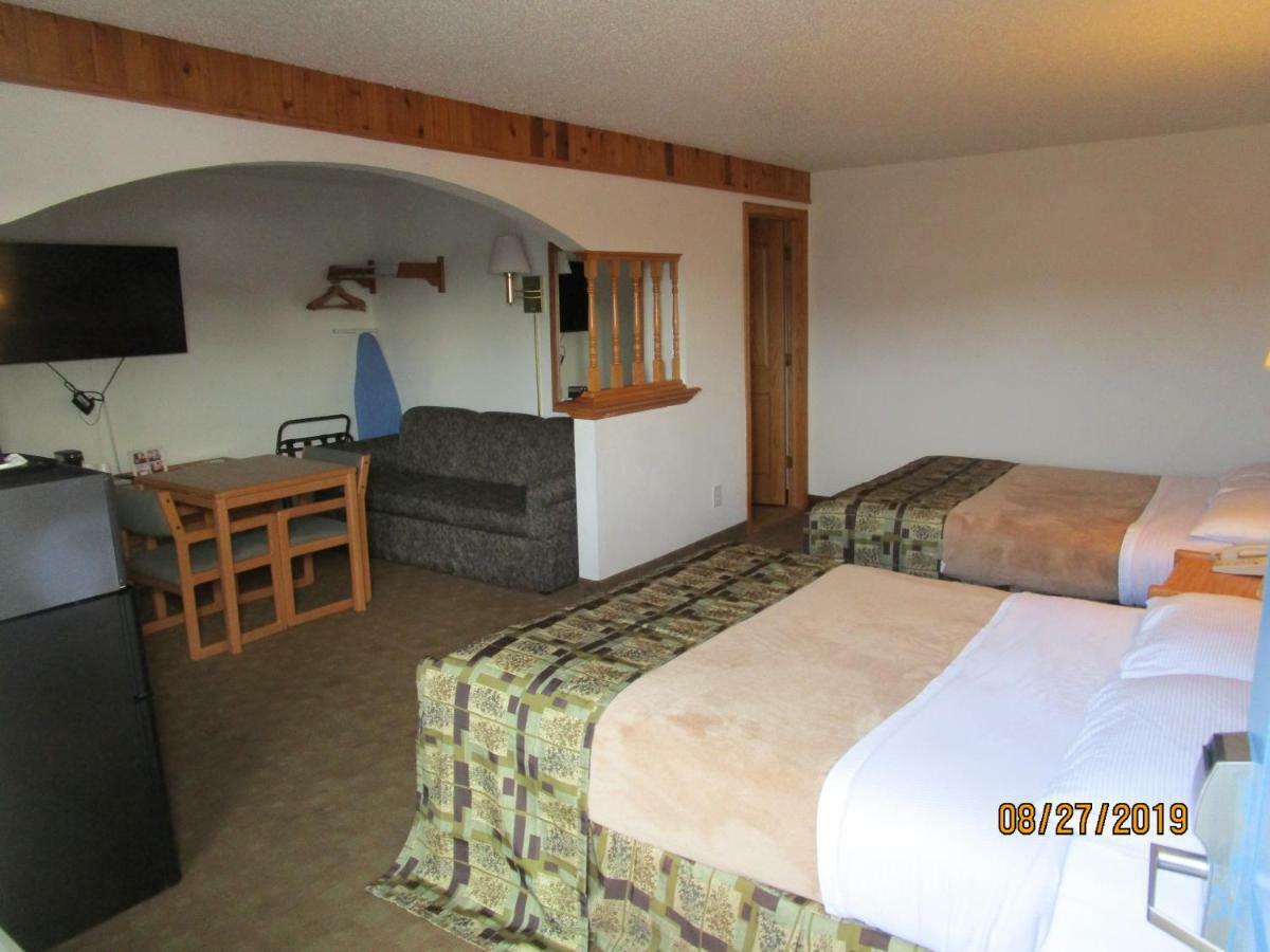 North Country Inn & Suites Mandan Exterior photo