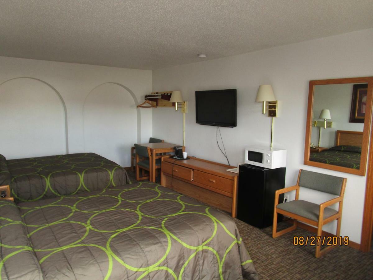 North Country Inn & Suites Mandan Exterior photo