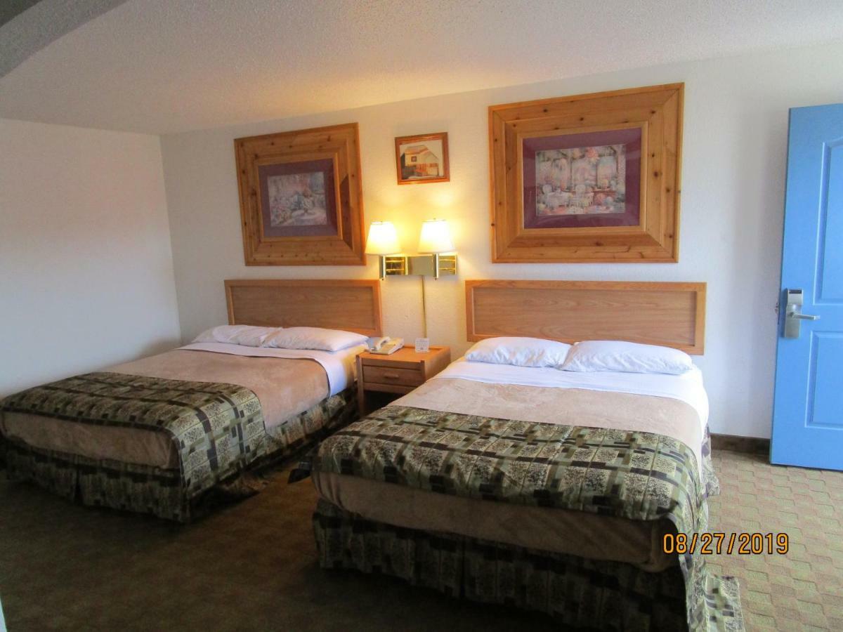 North Country Inn & Suites Mandan Exterior photo